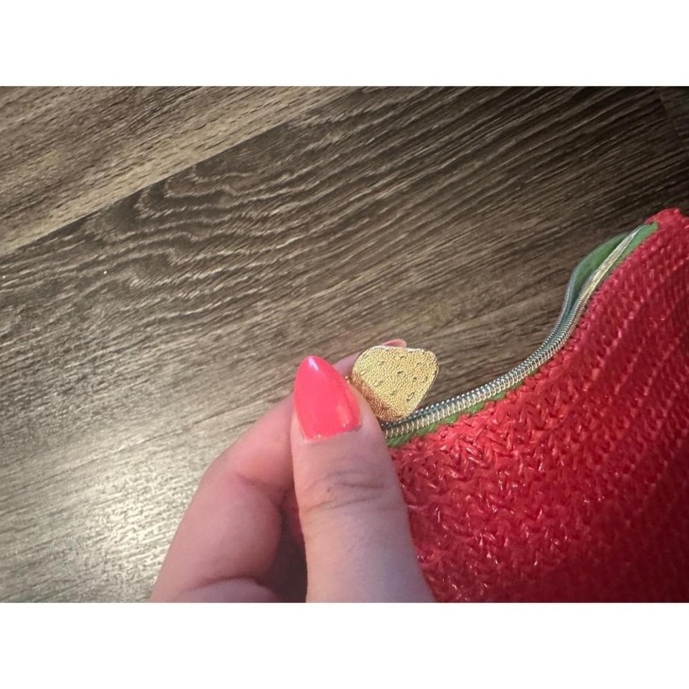 Ipsy Pink Woven Straw Cosmetic Bag Small Pouch with Heart Zipper Pull - Picture 2 of 3